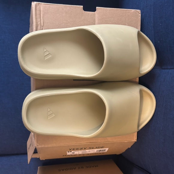 Adidas Yeezy Slide Resin FX0494 Mens Size 9 - Picture 2 of 4